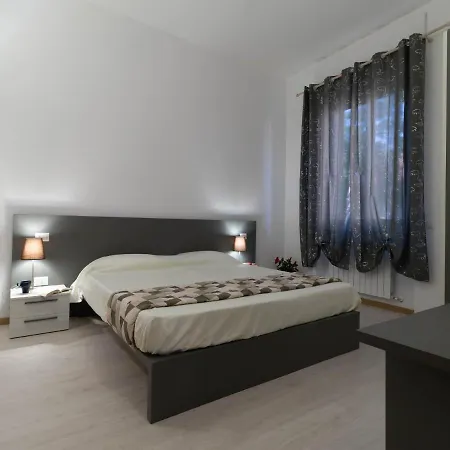 Le Montagne - Le Casette Di Osvaldo Nyaraló *